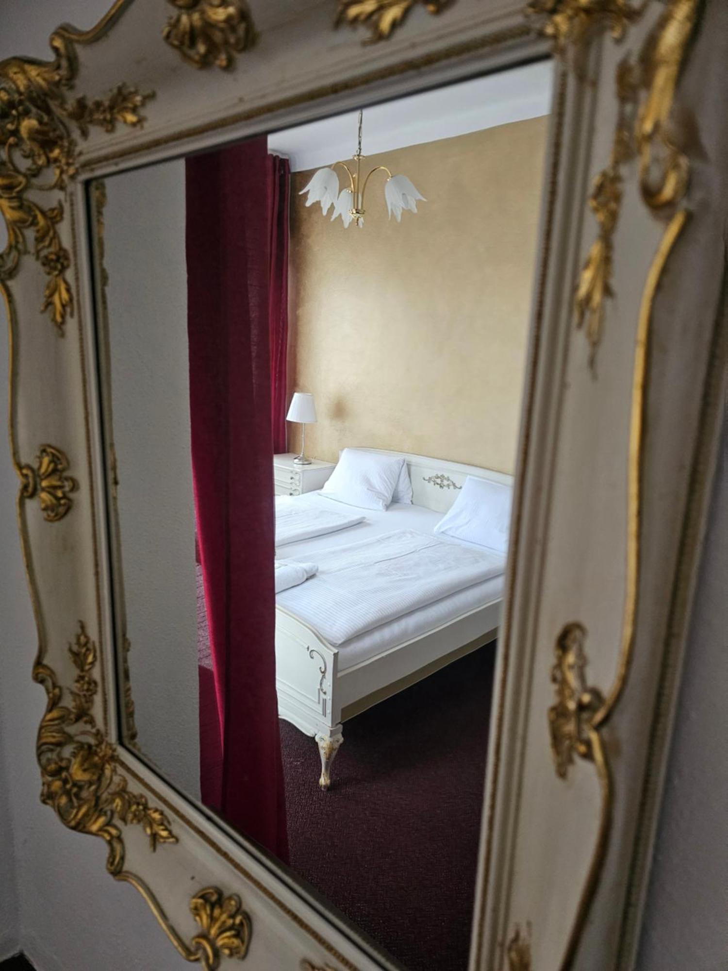 Hotel Bílá Paní Jindřichův Hradec Exteriér fotografie